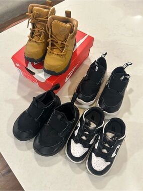 Nike Kids Mixed Black, White and Tan Sneakers Pack